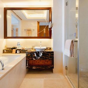 Executive King Room Private Balcony Sea View Lounge Access